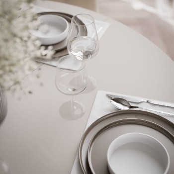 Rozkładany stół ELYA z ażurową podstawą