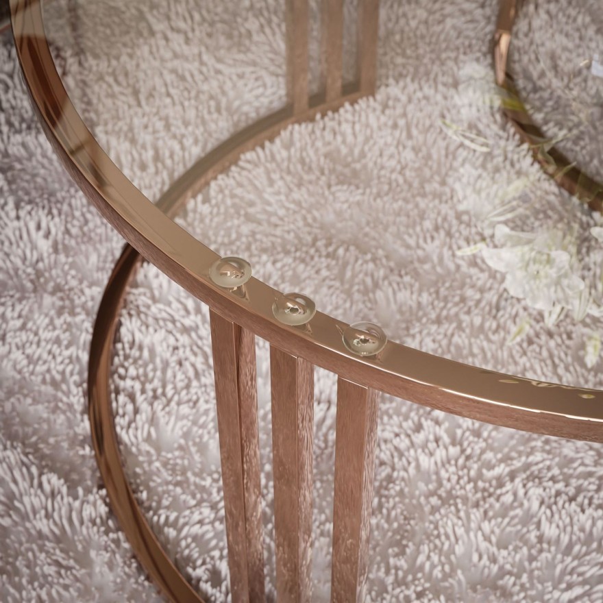 Okrągły stolik kawowy LORI GLASS z miedzianym stelażem