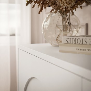 Trzydrzwiowa szafka RTV ARIADNA