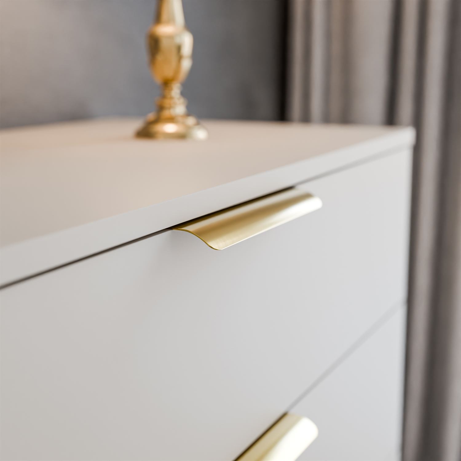 Komoda LINA KASZMIR 95 z oświetleniem LED na cokole