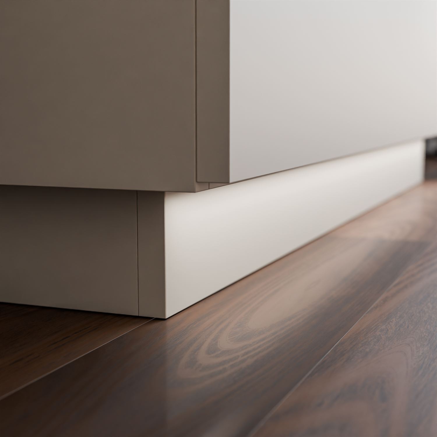 Komoda LINA KASZMIR 95 z oświetleniem LED na cokole