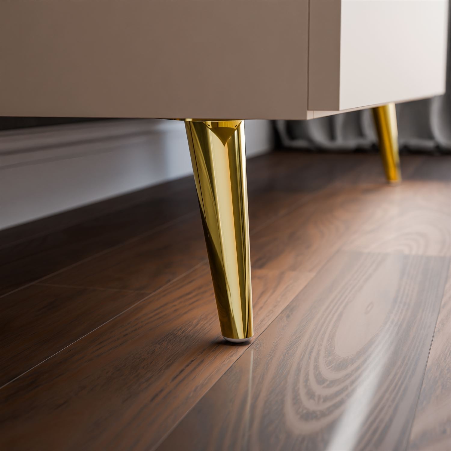 Komoda LINA KASZMIR 95 LED na wysokich nóżkach