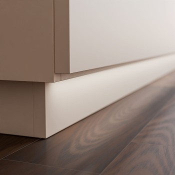 Komoda LINA KASZMIR 1D4S z oświetleniem LED na cokole