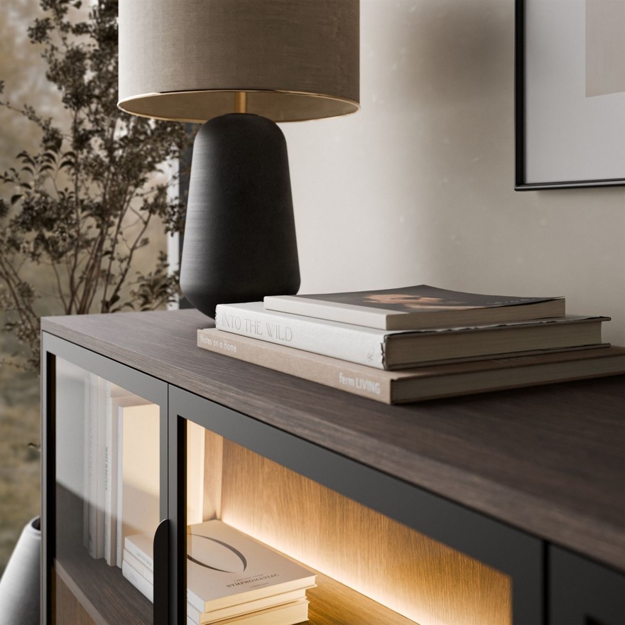 Przeszklona komoda LINEA LOFT z oświetleniem LED