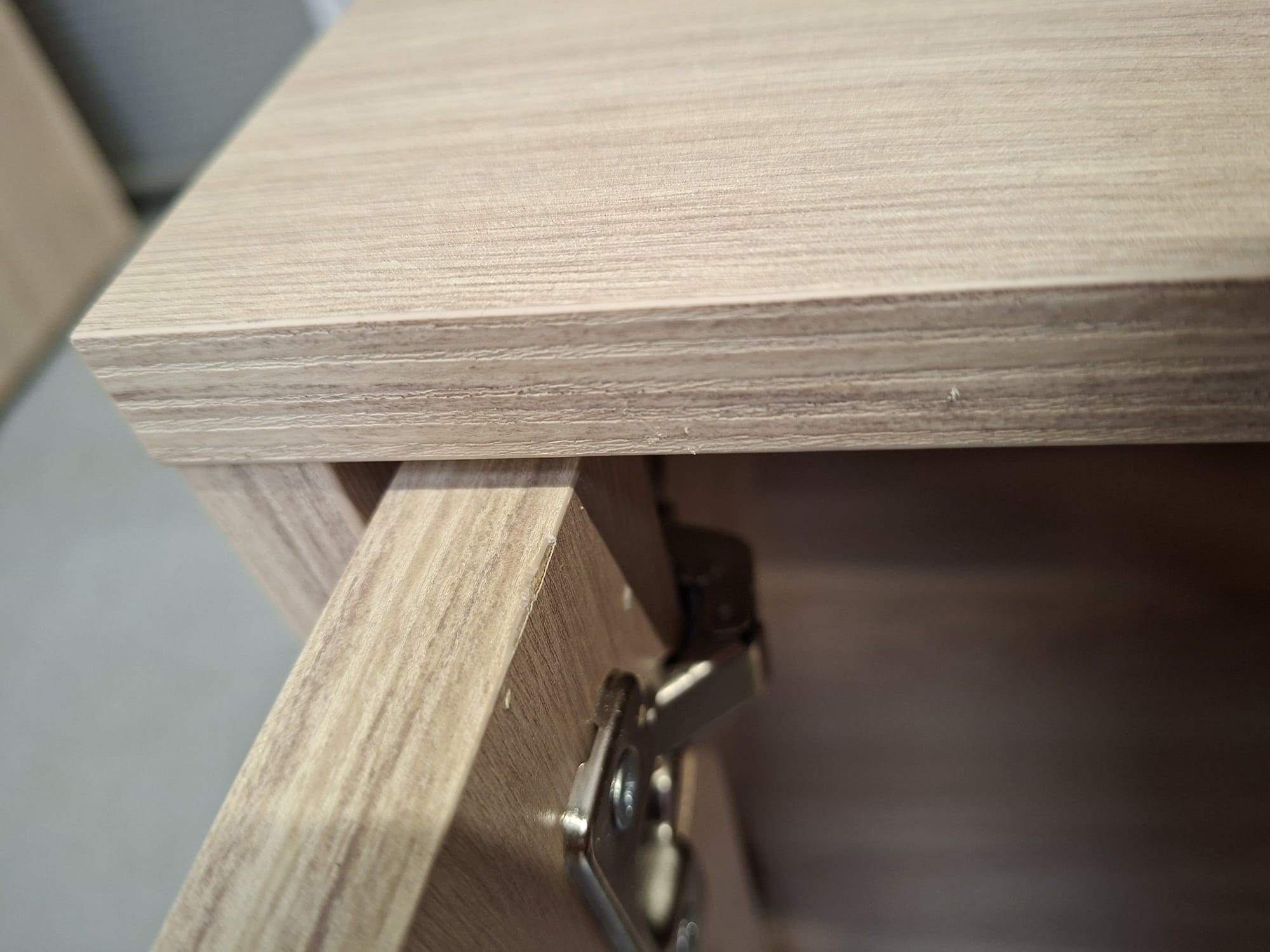 OUTLET Szafka RTV VIENNA 3D z plecionką wiedeńską