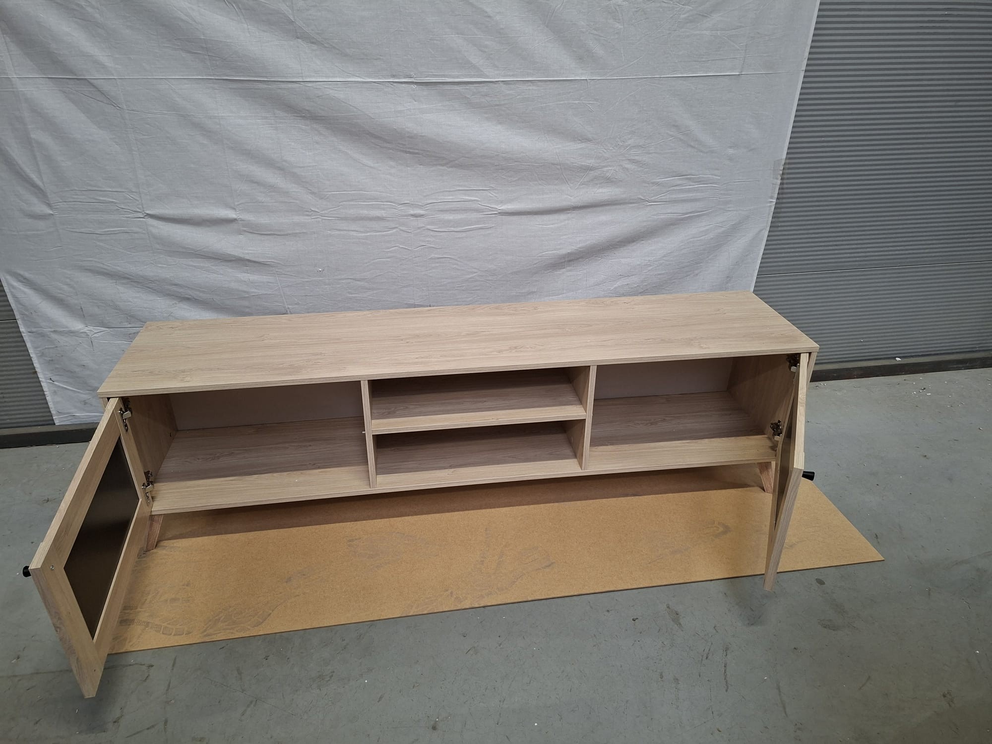 OUTLET Szafka RTV VIENNA 3D z plecionką wiedeńską