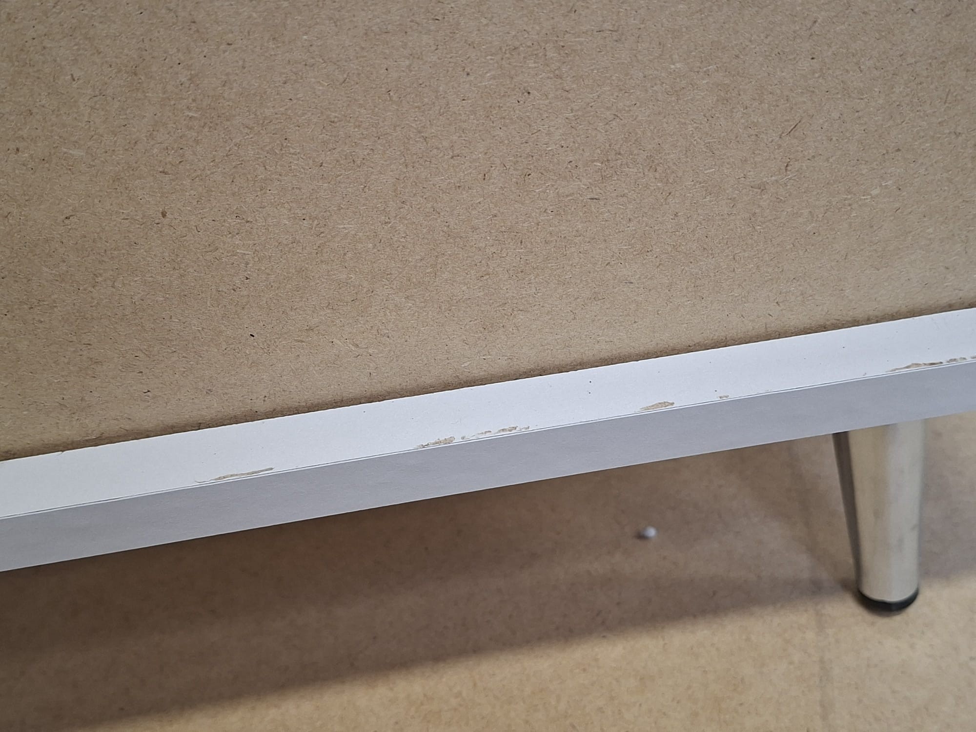 OUTLET Szafka nocna LINA KASZMIR 2S na skośnych nóżkach LED