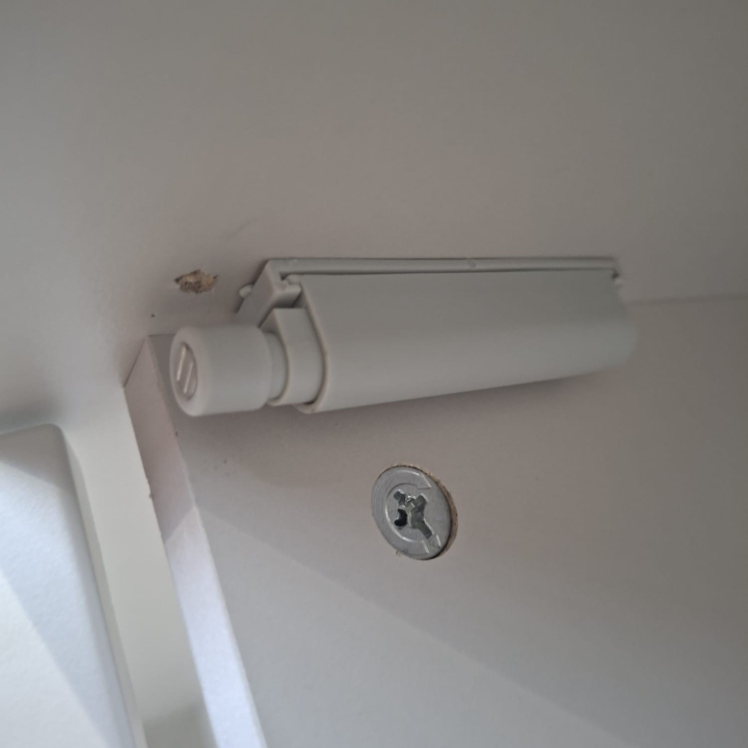 OUTLET Trzydrzwiowa szafka RTV ARIADNA