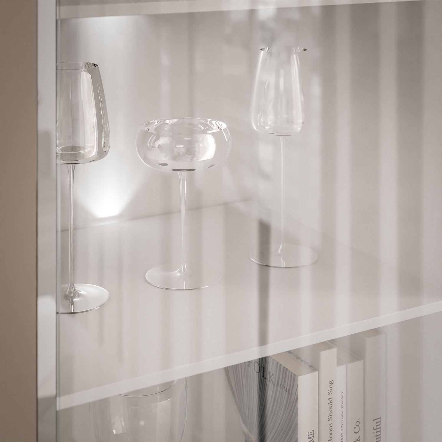 Witryna do salonu AURORA SILVER z oświetleniem LED