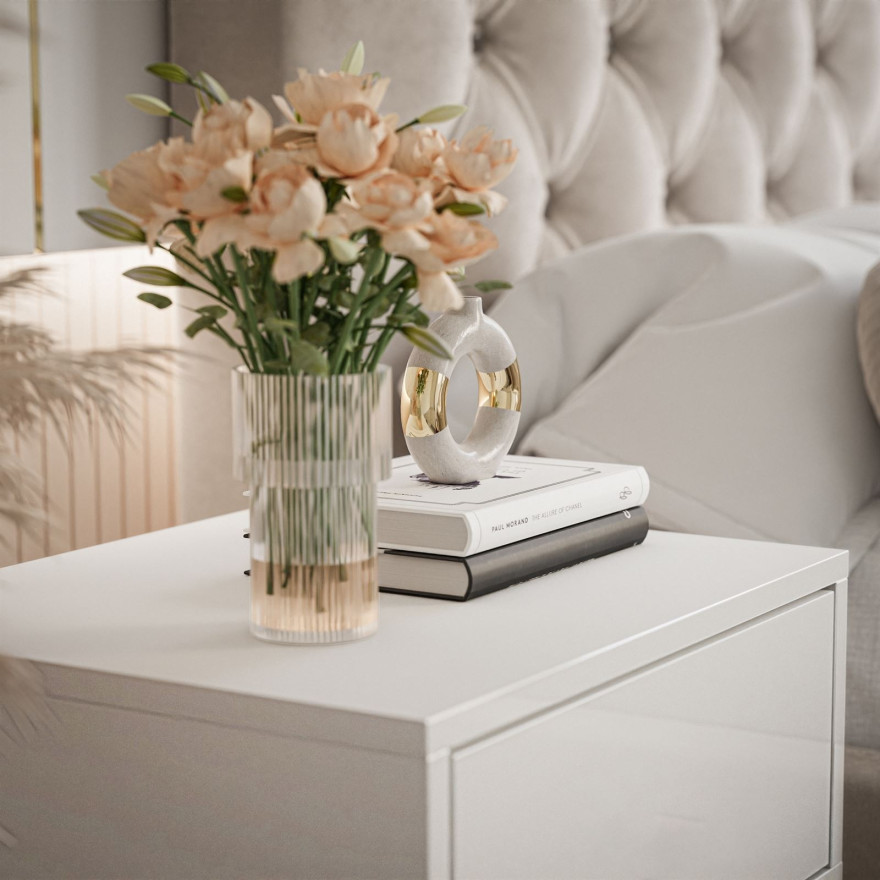 Stolik nocny BLANCO GOLD na złotym chromowanym stelażu Stolik nocny BLANCO GOLD na złotym chromowanym stelażu