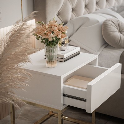 Stolik nocny BLANCO GOLD na złotym chromowanym stelażu Stolik nocny BLANCO GOLD na złotym chromowanym stelażu