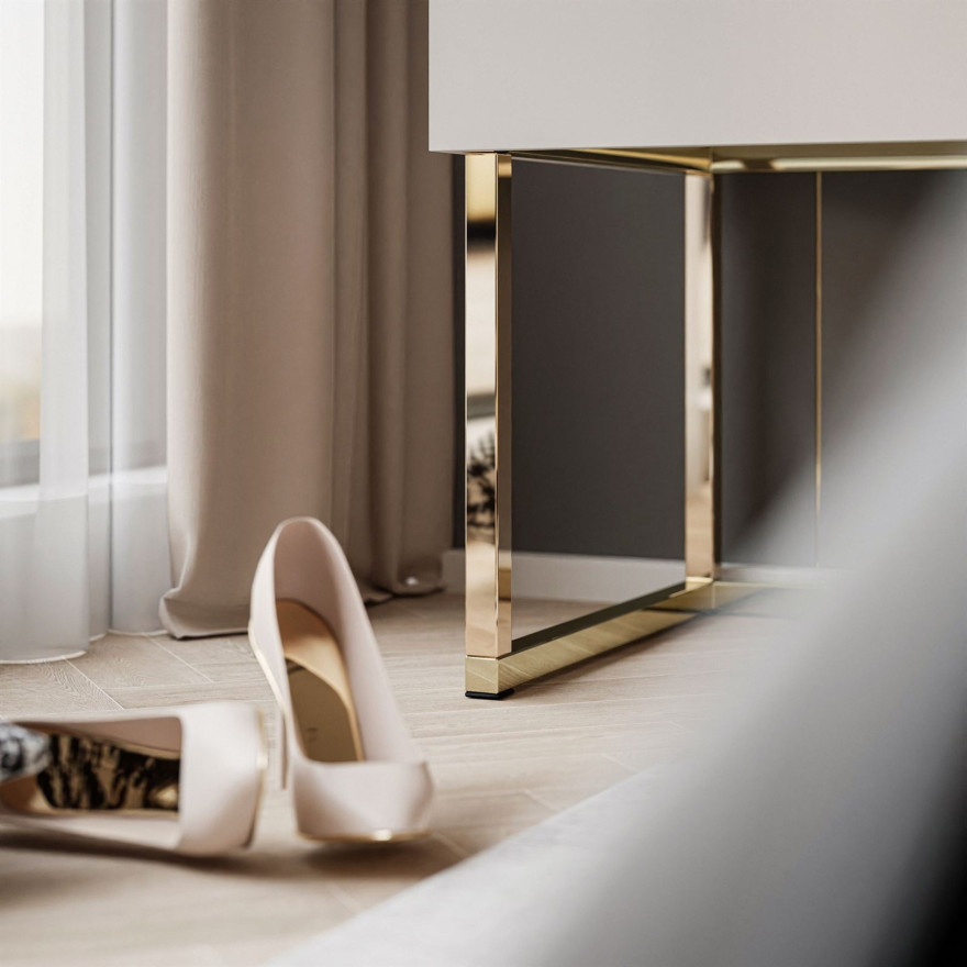 Stolik nocny AURORA na złotym stelażu kaszmir